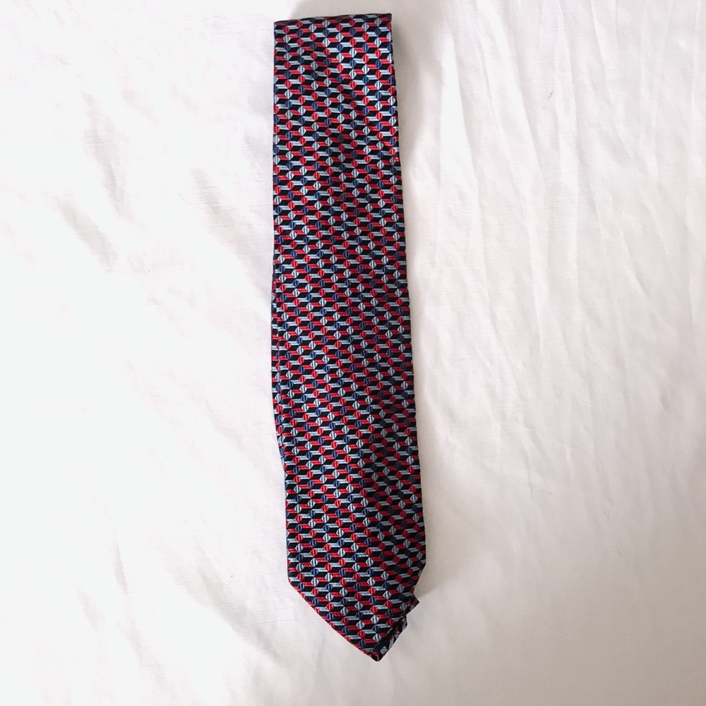 ⭐ nicola ferri // red and blue pattern silk tie